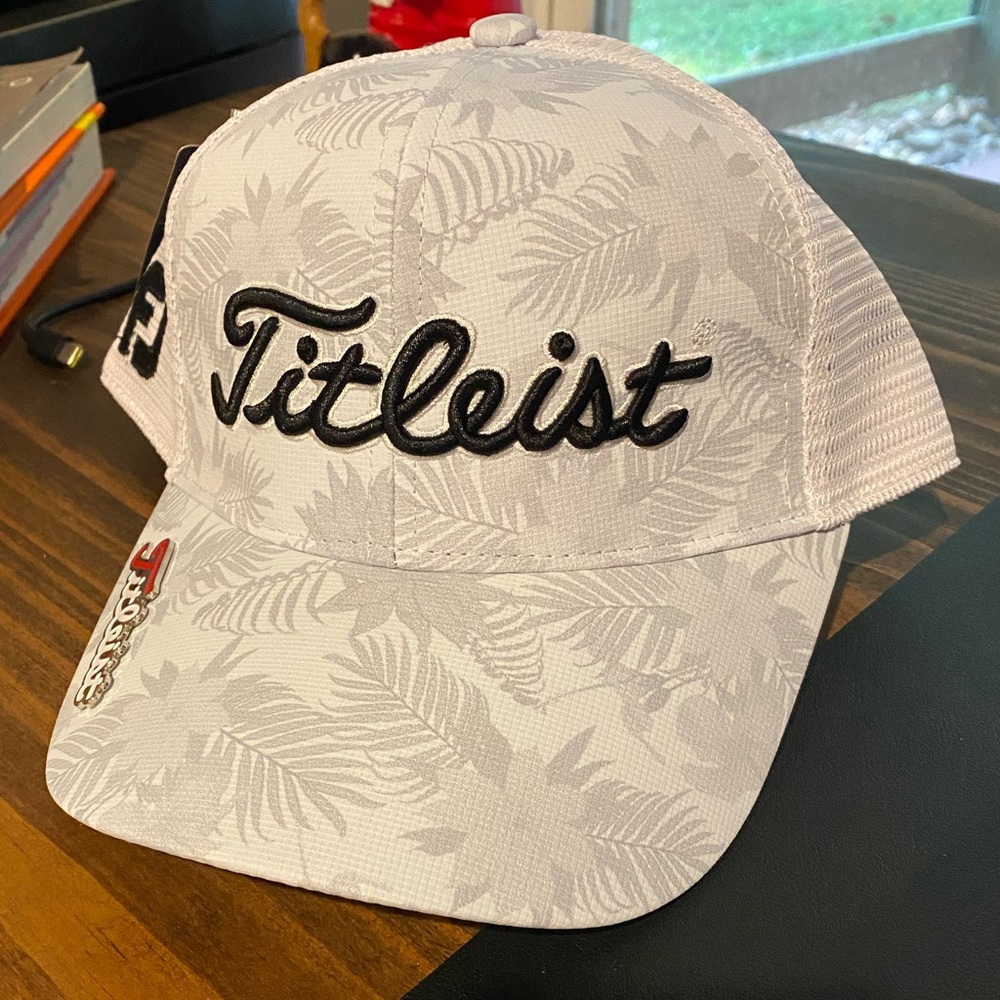 NWT 2022 Titlesist SnapBack Golf Hat